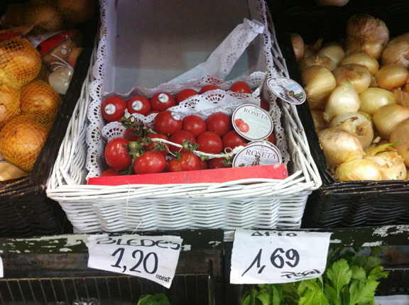 Espanjalaiset tomaatitPIENI